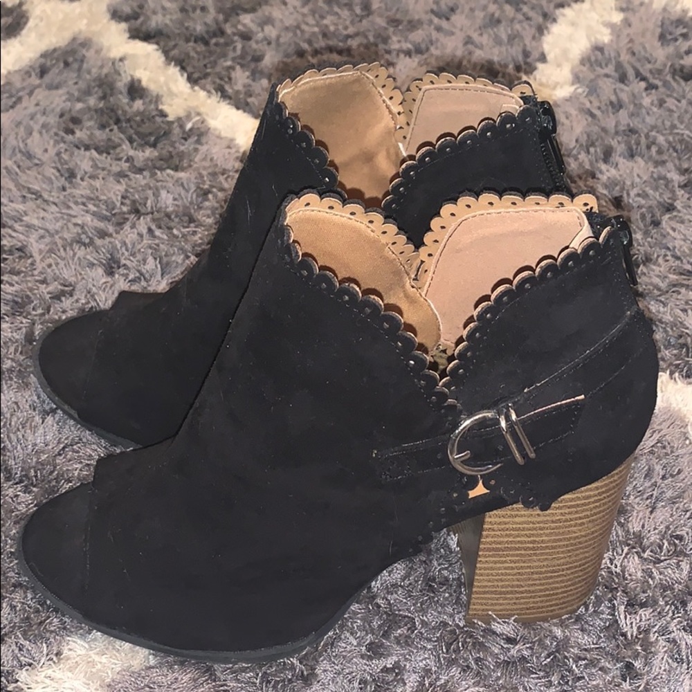 Women’s open toed booties